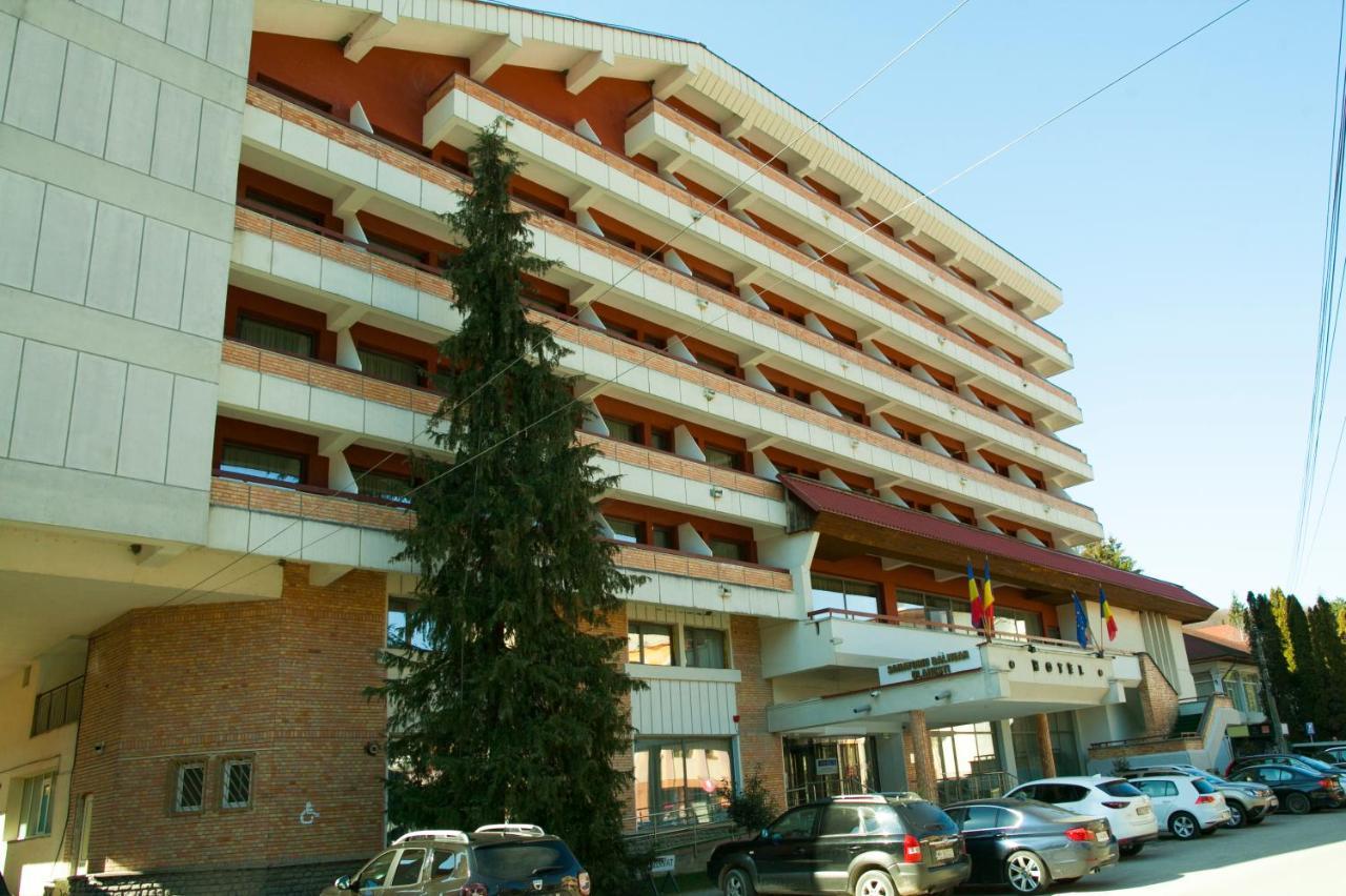 Hotel Olanesti & Spa Medical Бэи­ле-Олэ­неш­ти Экстерьер фото